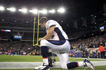 Después de dos temparadas ausente, Tim Tebow vuelve a la NFL. Le han fichado los Eagles, que en la agencia libre ya habían hecho movimientos en el puesto de quarterback cambiando "a pelo" a Nick Foles por Sam Bradford.