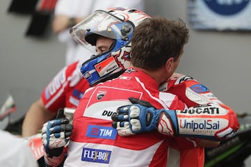 El triunfo de Dovizioso retrasa el alirón de Márquez