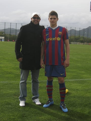 Se unió a las categorías inferiores del Fútbol Club Barcelona en la temporada 2008-09, después de que varios equipo se interesaran por el cadete. No llegó a debutar con el primer equipo del Barcelona ya que en enero de 2011, es cedido a la Sampdoria que posteriormente hace uso de su opción de compra. Actualmente juega de delantero en el PSG.