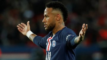 Soccer Football - Ligue 1 - Paris St Germain v Stade de Reims - Parc des Princes, Paris, France - September 25, 2019 Paris St Germain's Neymar reacts REUTERS/Philippe Wojazer