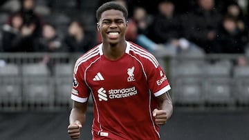 Nadie le impone freno a Keyrol Figueroa, ¡doblete con los Reds de la Premier League 2!