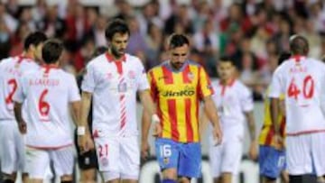 Paco Alcacer durante la ida de las semifinales en el Sánchez Pizjuán. AFP PHOTO / JOSE JORDAN