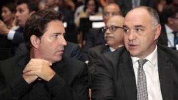 Pablo Laso, junto a Xavi Pascual.