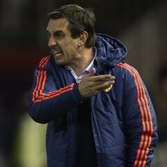 Peter Lim pretende ofrecer la renovación a Gary Neville