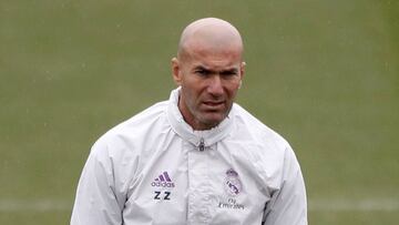 Zidane debe elegir un once titular para el Clásico del próximo fin de semana en el Camp Nou.