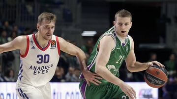 08/02/18  PARTIDO BALONCESTO BASKET 
 EUROLEAGUE EUROLIGA REGULAR SEASON ROUND 22 
 UNICAJA MALAGA - ANADOLU EFES ESTAMBUL 
 ADAM WACZYNSKI Y ZORANDRAGIC 