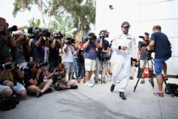 El piloto asturiano de McLaren pasó el reconocimiento de la FIA y estará en el Gran Premio de Malasia.
