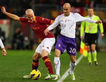 Michael Bradley se convirtió en uno de los mejores jugadores centrales que Estados Unidos haya visto; sorprendió a todos cuando decidió regresar a la MLS en 2014 después de una buena carrera en Europa. Jugó con Heerenveen, Borussia Mönchengladbach, Aston Martin, Chievo y Roma.