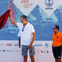 La Comisión Naval de Regatas de la Armada al lado de la Copa