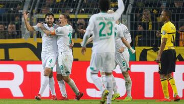 Soccer Football - DFB Cup - Third Round - Borussia Dortmund v Werder Bremen - Signal Iduna Park, Dortmund, Germany - February 5, 2019   Werder Bremen&#039;s Claudio Pizarro celebrates scoring their second goal with Max Kruse   REUTERS/Leon Kuegeler    DFL