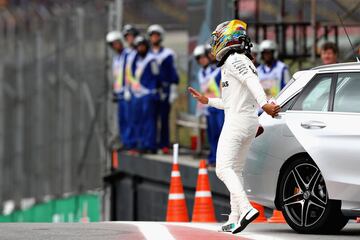 ¡Accidente de Hamilton! Ha perdido el control del Mercedes en la subida del segundo sector, en la curva 7, y se ha golpeado contra el muro en la Q1