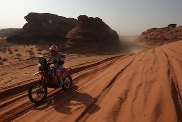 Ian Olthof, del HT Rally Raid, en acción durante la cuarta etapa. 