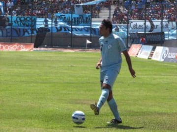 El defensa de Colo Colo jugó tres duelos en el evento donde la Roja no pasó al hexagonal final. En su debut con los albos le marcó un gol a Católica, pero luego partió del club y estuvo en Osorno, Antofagasta, Iquique y Magallanes.