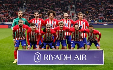 Once inicial del Atlético de Madrid. Jan Oblak, Stefan Savic, Axel Witsel, Mario Hermoso, Marcos Llorente, Memphis Depay, Rodrigo Riquelme, Rodrigo de Paul, Antoine Griezmann, Koke y Samuel Lino.