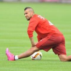 Arturo Vidal anuncia demanda por acusación de indisciplina