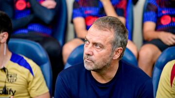 VILLARREAL (CASTELLÓN), 22/09/2024.- El entrenador del FC Barcelona Hansi Flick, antes del partido contra el Villarreal, en la jornada 6 de LaLiga en el estadio de la Cerámica este domingo. EFE/Andreu Esteban