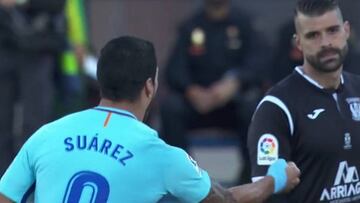 Su&aacute;rez celebra su gol ante Cuellar. 