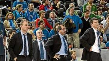 <b>TENSIÓN. </b>Para el MMT Estudiantes, todos los partidos son ya finales. Las sillas sobran. Técnicos y jugadores viven expectantes cada minuto.