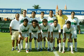 Los ‘Cañeros’ fueron campeones de la, recién fundada Liga de Segunda División en 1948 de la mano de Ignacio Trelles. El club cuenta en su palmarés con dos campeonatos de primera divisions conseguidos en la temporada 1954-55 y 1957-58. Al igual que otros clubes del futbol mexicano, Zacatepec cuanta con una historia de desapariciones, reapariciones y cambios de dueños. Desde su descenso en la temporada 1984-1985, el conjunto verdiblanco no ha regresado a máximo circuito.