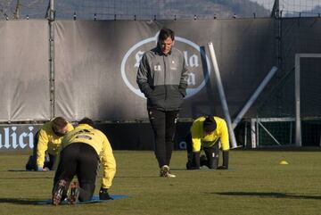 Celta de Vigo manager, Berizzo, takes training session.