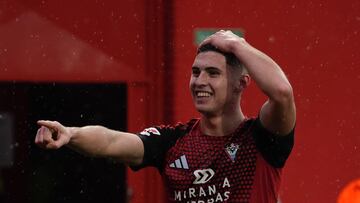 Panichelli celebra el tercer gol del Mirandés al Cartagena.
