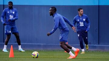 Lago Junior, ejercitándose en el Anexo.