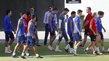 05/10/18 ENTRENAMIENTO DEL VALENCIA 
 
 ANIL MURTHY
 MATEU ALEMANY
 GARAY
 GRUPO
 GRUPO