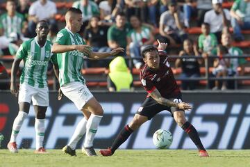 Atlético Nacional ganó con goles de Barcos y Vladimir