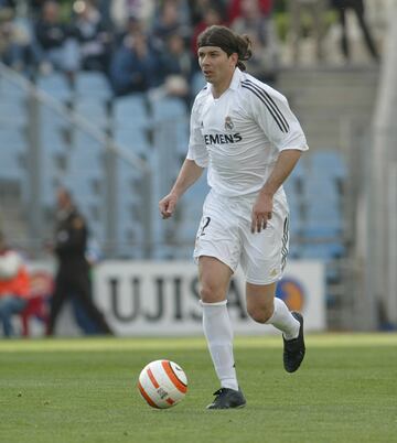 El uruguayo jug entre 2002 y 2005 en el Osasuna y la temporada 2005-2006 en el Real Madrid.