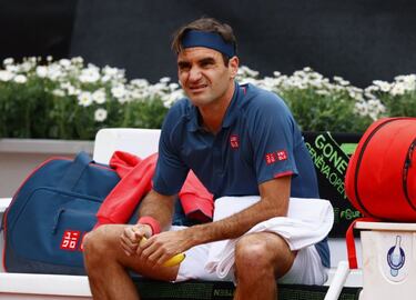 Federer cae ante Andújar en su regreso a la tierra tras 711 días