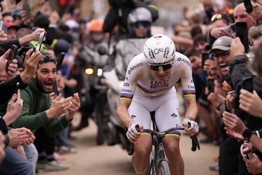 Pogacar en la Strade Bianche.