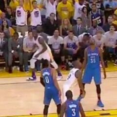 Curry: 15 puntos en 2:00 y mirada desafiante a Ibaka