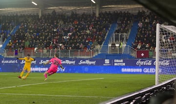 Eibar and Atlético Madrid in the rain