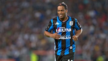 Action photo during the match Pachuca vs Queretaro, corresponding to Semi-Finals first leg match of Clausura 2015 League BBVA Bancomer MX, in the photo : Ronaldinho of Queretero
Foto de accion durante el partido Pachuca vs Queretaro, correspondiente a Semifinales partido de ida del Torneo Clausura 2015 de la Liga BBVA Bancomer MX, en la foto: Ronaldinho de Queretero
21/05/2015/MEXSPORT/Javier Ramirez.
Estadio: Miguel Hidalgo y Costilla