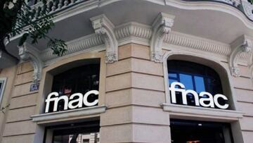 Un juez obliga a FNAC a entregar m¨®viles de 699 euros que vendi¨® a 124