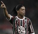 Ronaldinho tiene tres ofertas para volver a jugar al fútbol