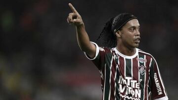 Ronaldinho tiene tres ofertas para volver a jugar al fútbol