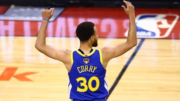TORONTO, ONTARIO - JUNE 10: Stephen Curry #30 of the Golden State Warriors reacts against the Toronto Raptors in the second half during Game Five of the 2019 NBA Finals at Scotiabank Arena on June 10, 2019 in Toronto, Canada. NOTE TO USER: User expressly acknowledges and agrees that, by downloading and or using this photograph, User is consenting to the terms and conditions of the Getty Images License Agreement.   Vaughn Ridley/Getty Images/AFP
 == FOR NEWSPAPERS, INTERNET, TELCOS &amp; TELEVISION USE ONLY ==