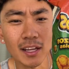 Un estadounidense prueba los snacks que hay en España y sentencia: “Solo el nombre es interesante”