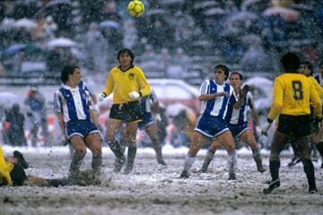 El Oporto de Madjer, campeón de Europa ante el Bayern (2-1), derrotó en la prórroga (1-1 en el tiempo reglamentario) con un gol del delantero argelino al Peñarol en un encuentro que se disputó bajo una intensa nevada que afectó gravemente al desempeño de los dos equipos. Los uruguayos se habían llevado la Copa Libertadores ante el América en el encuentro de desempate por 1-0.