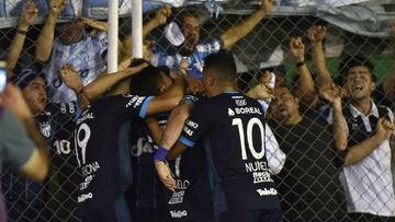 Atlético Tucumán remonta y encarrila la eliminatoria