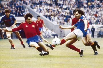Ejemplo del juego de la furia española, José Antonio Camacho fue jugador del Real Madrid desde 1973 hasta 1989, fecha en la que se retiró. Llegó al conjunto blanco procedente de las filas del Albacete, y fue uno de los mejores defensas del fútbol español. Implacable marcador, se midió a los grandes jugadores del momento. Con la Selección española acudió a las Eurocopas de 1984 y de 1988, con un balance de siete encuentros disputados. También fue como seleccionador al torneo de 2000: España quedó apeada por Francia, finalmene campeona, en los cuartos de final.