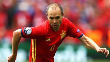 TOULOUSE, FRANCE - JUNE 13:  Andres Iniesta of Spain in action during the UEFA EURO 2016 Group D match between Spain and Czech Republic at Stadium Municipal on June 13, 2016 in Toulouse, France.  (Photo by Ian Walton/Getty Images)