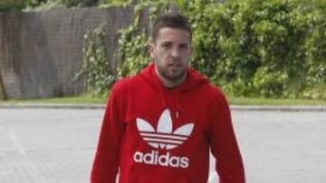 <b>CON LA ROJA. </b>Jordi Alba se incorporó ayer a los entrenamientos de la Selección.