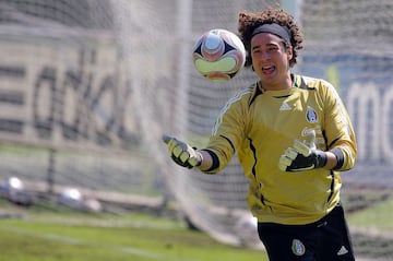 Francisco Guillermo Ochoa fue el portero titular en el fracaso preolímpico de 2008. El guardameta mexicano, a pesar de su edad, ya era una realidad en la Liga MX con el América. ‘Memo’ supo reponerse a este duro golpe y siguió su crecimiento.