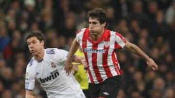 <b>PODEROSOS. </b>Xabi Alonso y Javi Martínez se midieron en el Bernabéu.