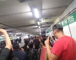 Usuarios entonan “NI tu ni nadie” en la línea 8 del Metro CDMX