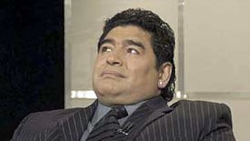 <b>SÚPLICA TELEVISIVA</B>. Diego Armando Maradona, en una entrevista en el canal 9 de la televisión argentina, pidió entre lágrimas al juez que instruye el caso que permitiera su regreso a Cuba.