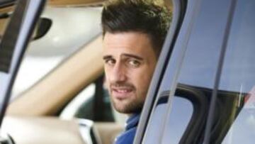 <b>QUIERE SALIR. </b>Javi Márquez, en su coche, cerca de su adiós.