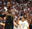 LeBron James se viste de héroe para mandar serie a siete juegos